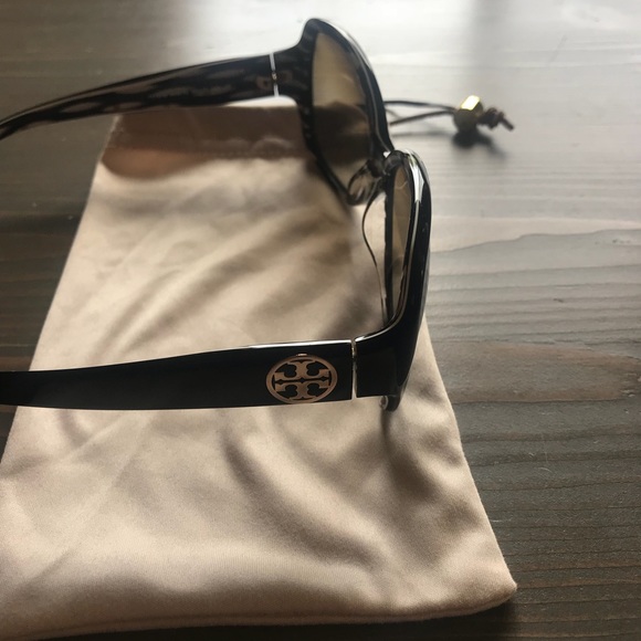 Sunglasses - Picture 3 of 3